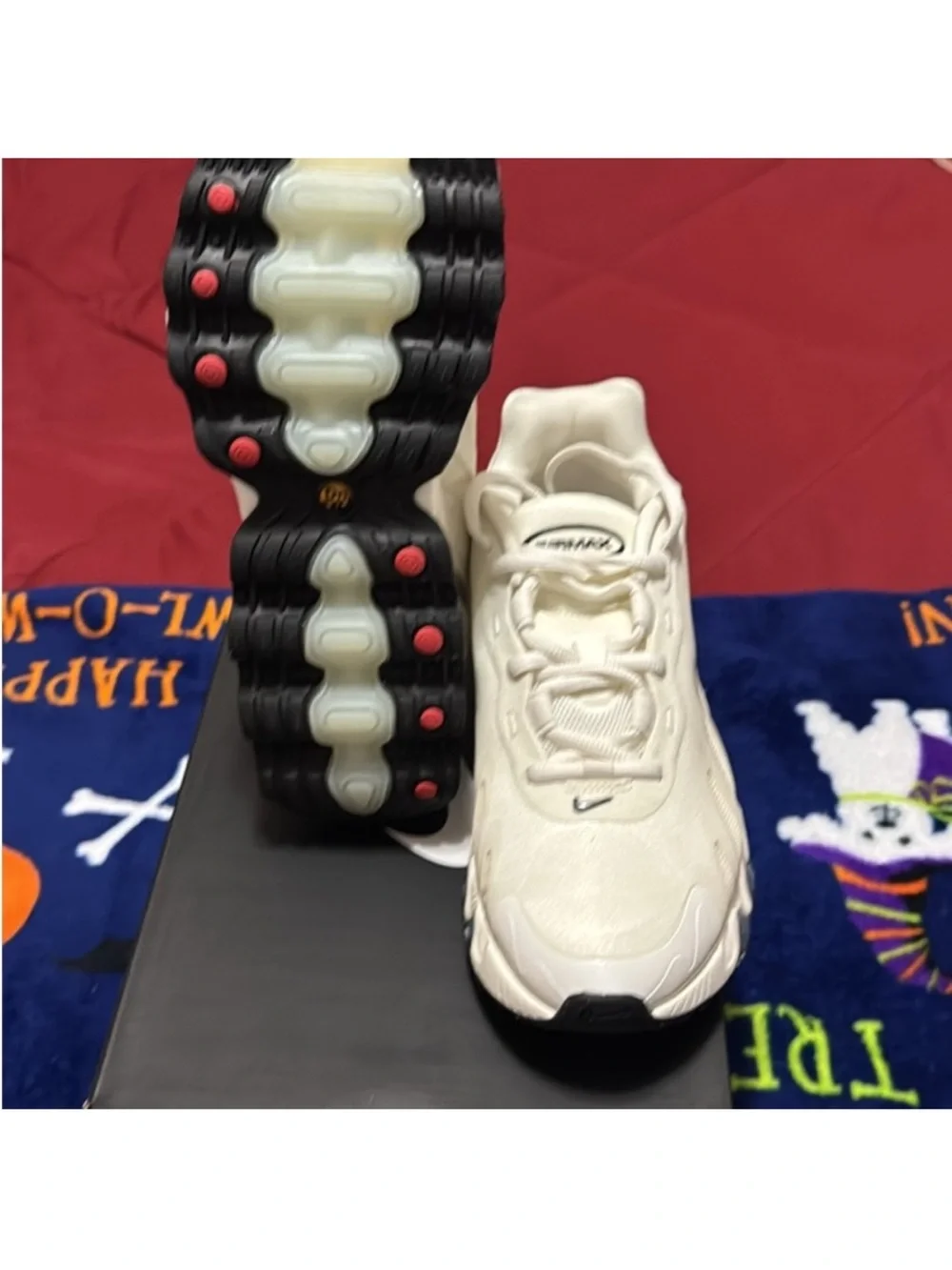 Women’s Nike Air Max DN8 Cream/Off-White Casual Sneakers
